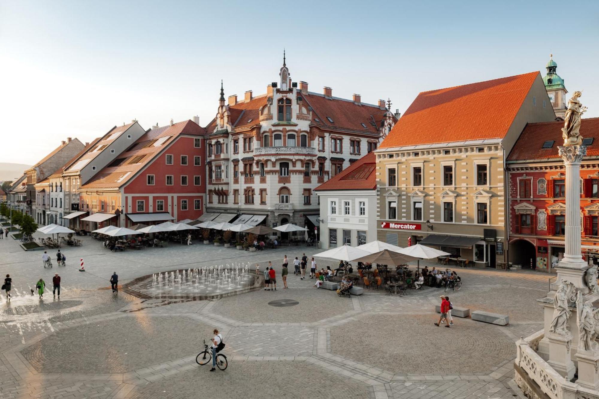 Main Square Apartments & Rooms Maribor Luaran gambar